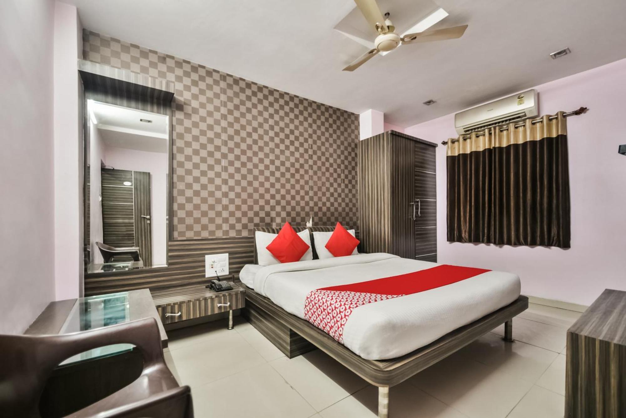 Oyo Hotel Ajanta Hamirgarh 外观 照片